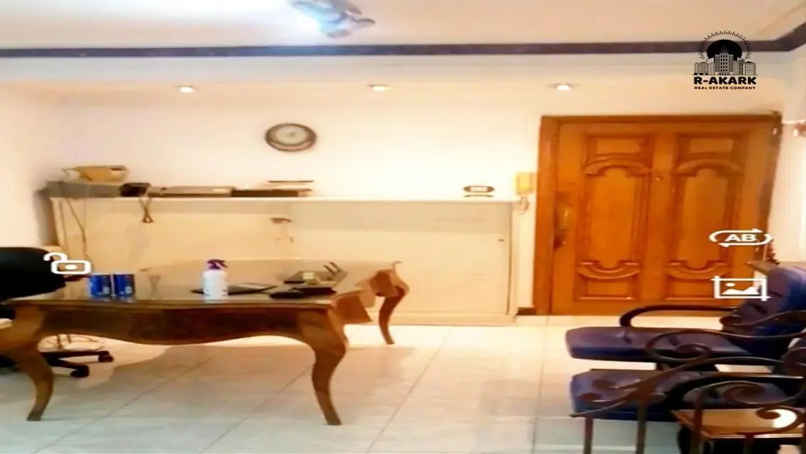 شقة فاخرة للبيع بموقع متميز