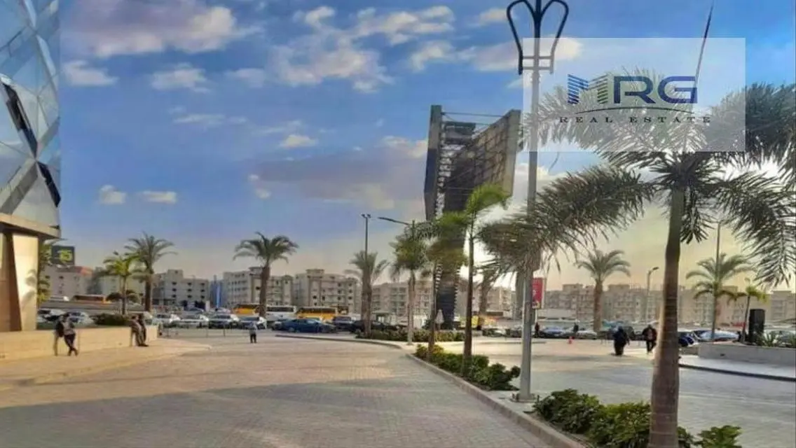 شقة فاخرة 3 غرف نوم و2 حمام مع مرافق مميزة