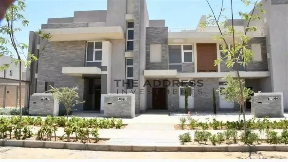 Luxury Villa for Sale with Modern Design and Spacious Layout