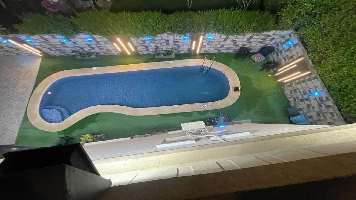 فيلا مفروشة للإيجار بحمام سباحة في الرحاب