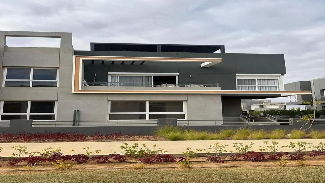Luxurious Villa with Extensive Space