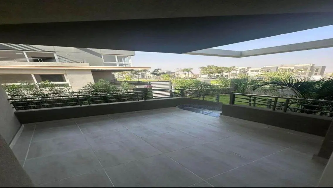 Luxurious Villa with Extensive Space
