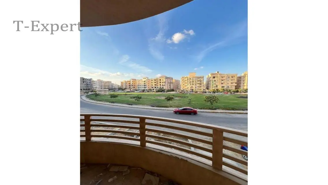 Stunning 4-Bedroom Apartment for Sale near AUC
