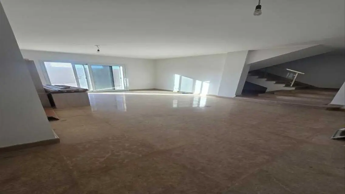 Luxury Apartment with Pool and Private Garden in the City Center