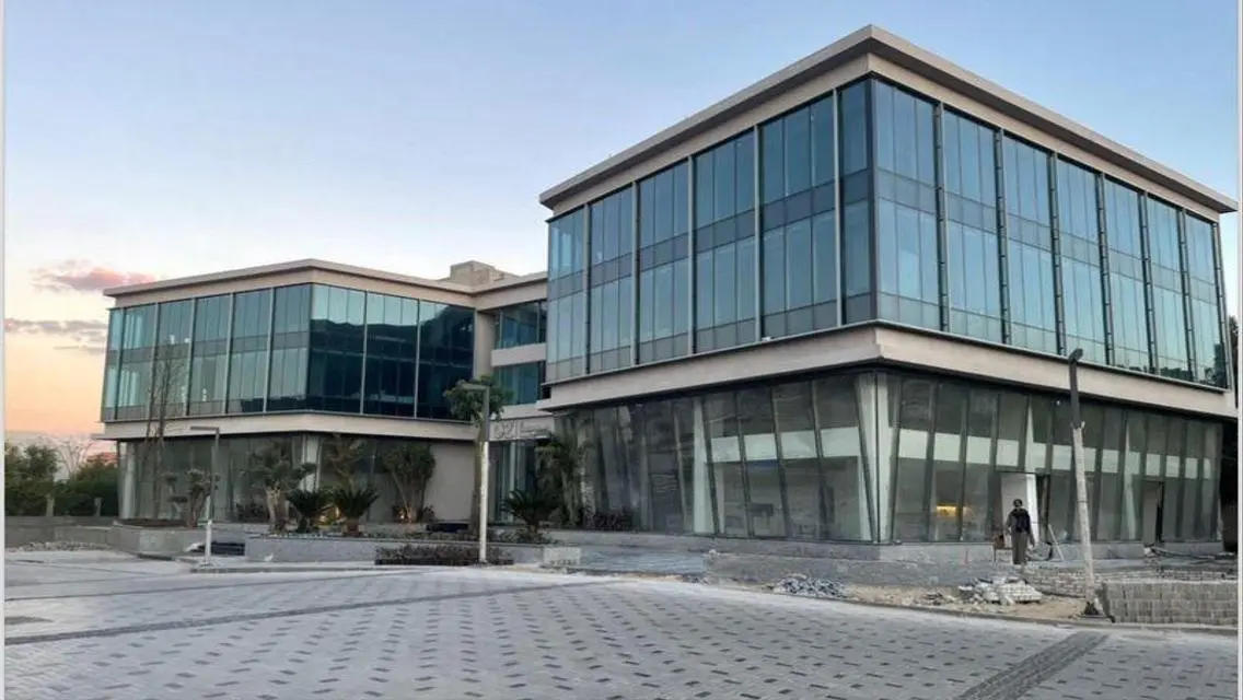 عقار مميز بمساحة واسعة للبيع