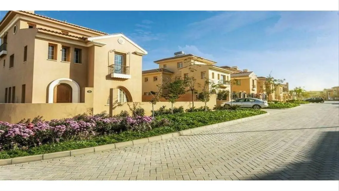 Luxury Apartment with Balcony and Shared Pool