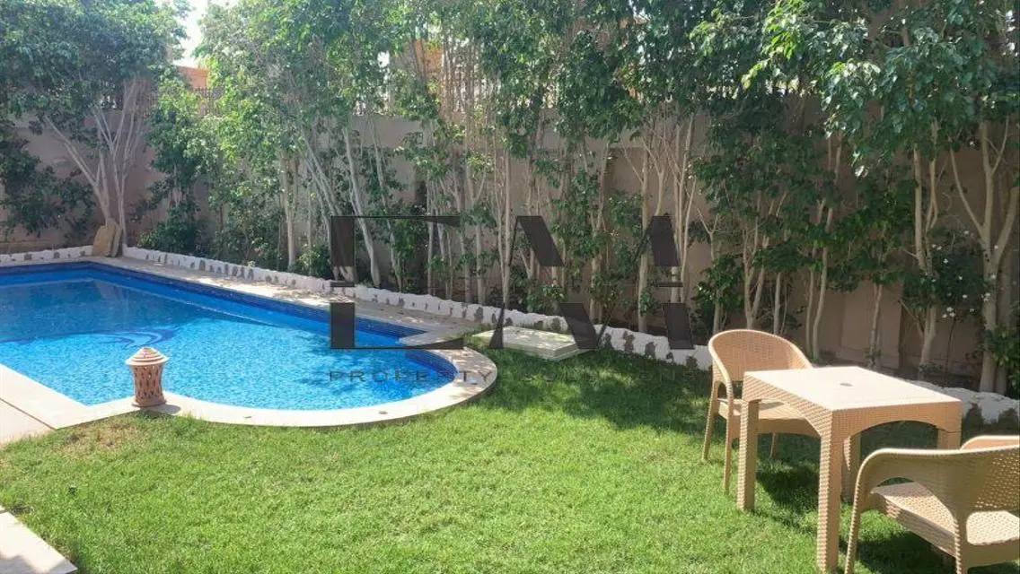 Stunning Home with Private Garden and Pool