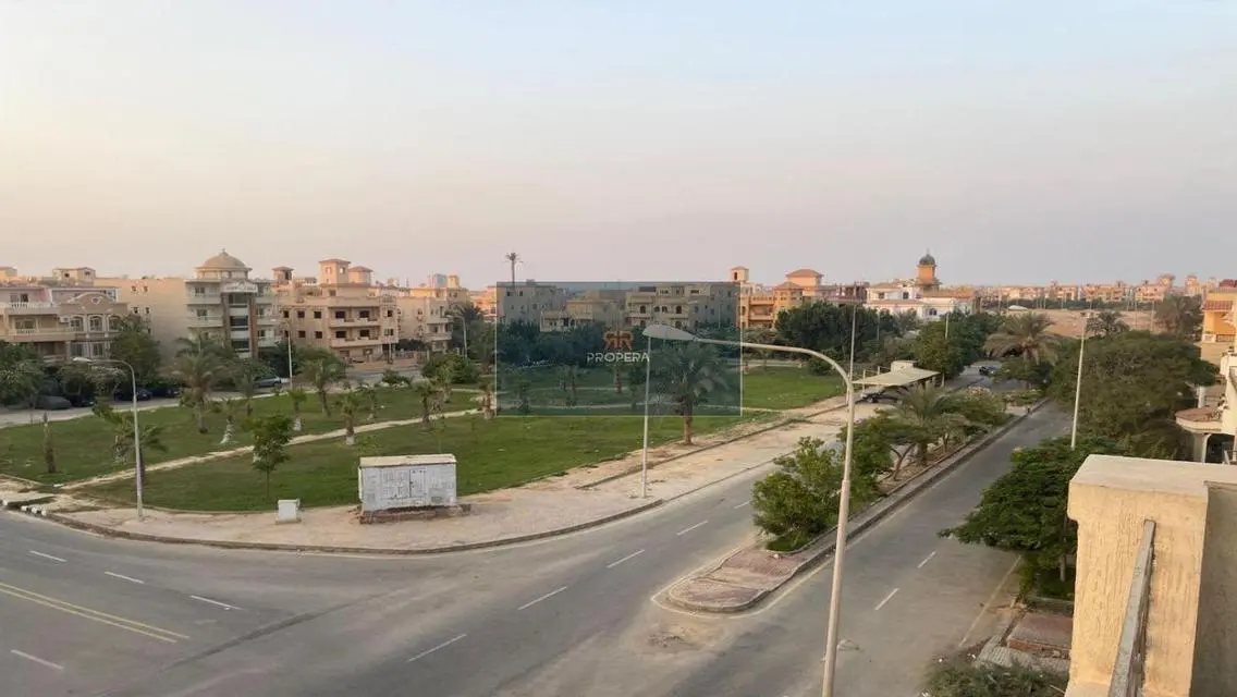 فيلا فاخرة مع حديقة خاصة وغرفة خادمة