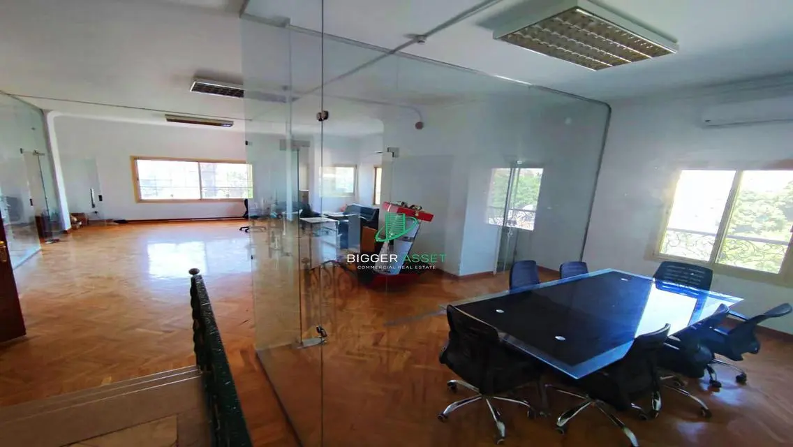 Luxurious Apartment of 300 sqm - Priced at 60000
