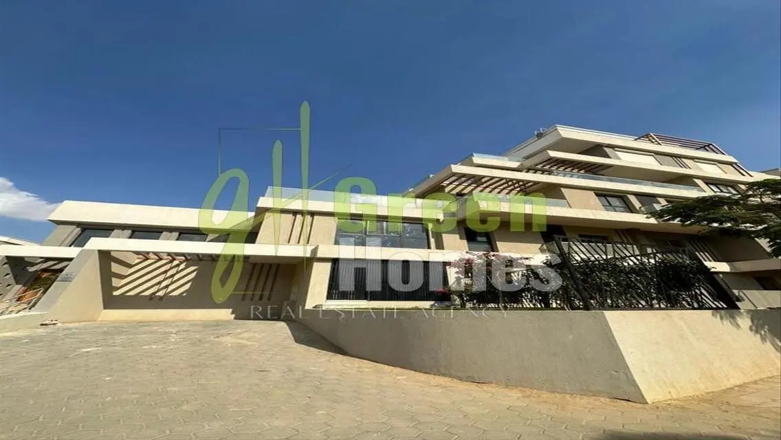 Luxury Green Home - 3 Bedrooms and 3 Bathrooms