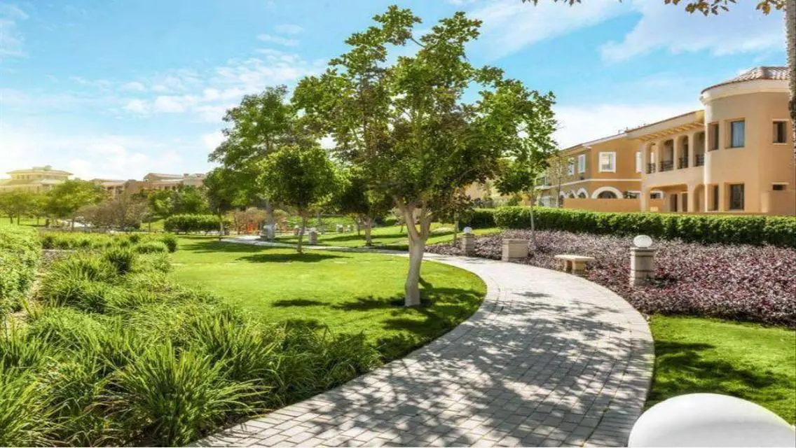 Villa for Sale in Hyde Park - 168 Square Meters