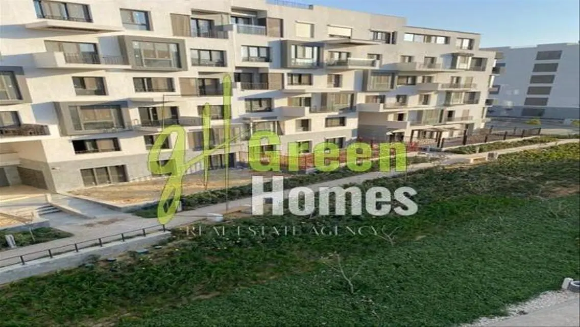 Luxurious Apartment with Spacious Area in Cairo's Elite Neighborhood