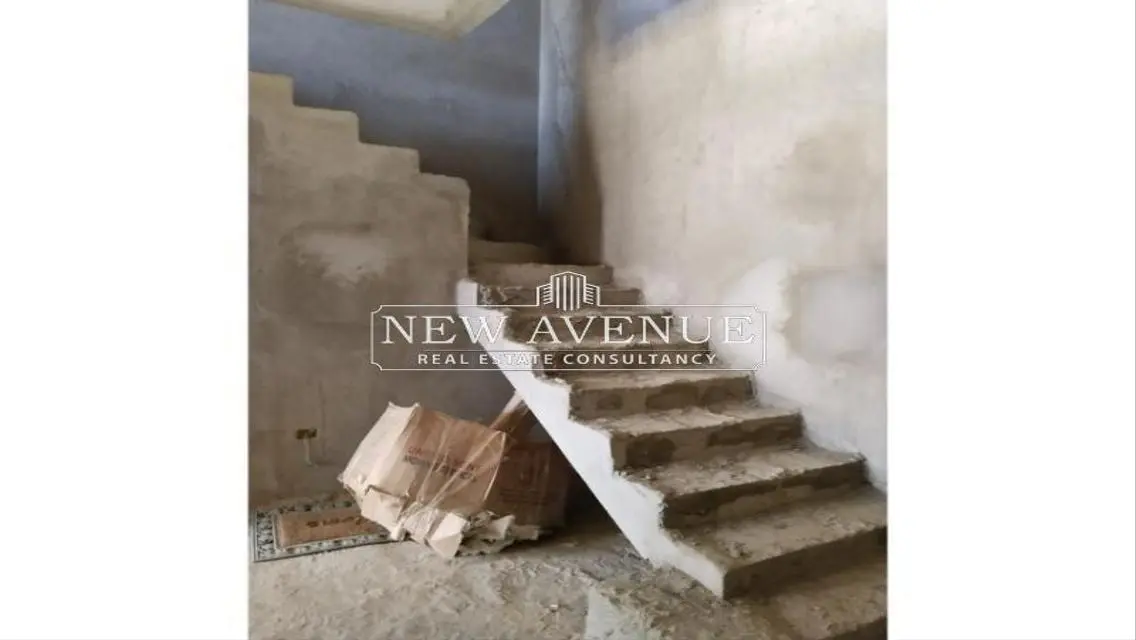 Luxury House for Sale with Excellent Amenities