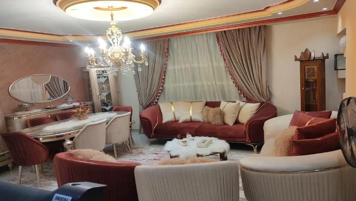منزل رائع للبيع في قلب المدينة