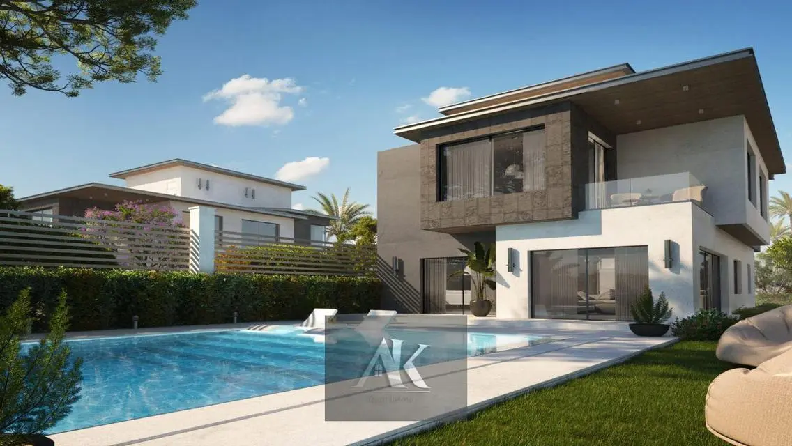 Luxury Villa with Spacious Views of the Lakes