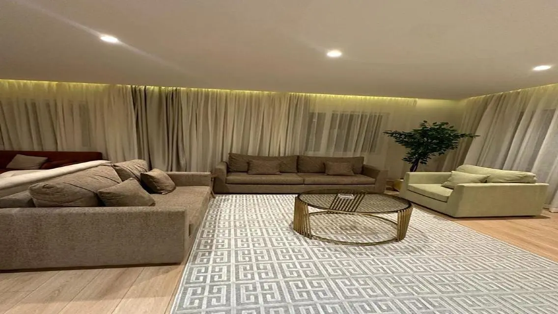 Luxury Villa in Beverly Hills