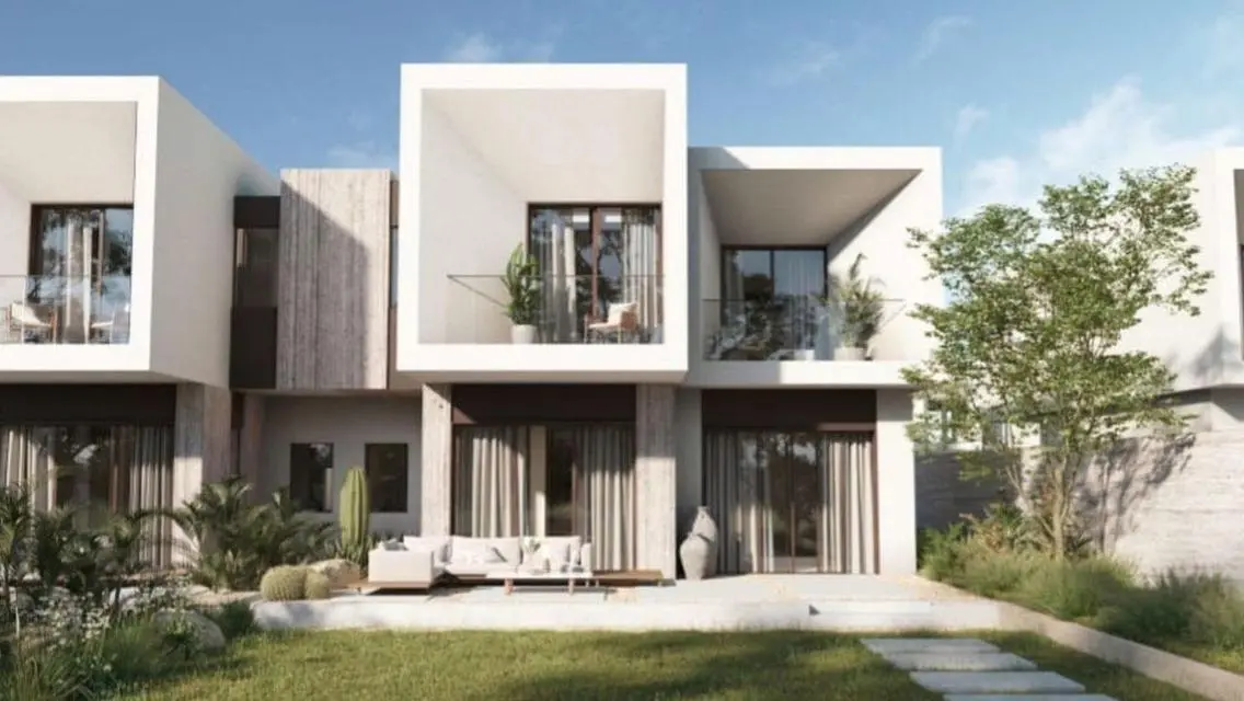 Luxury Apartment with Private Garden and Shared Pool