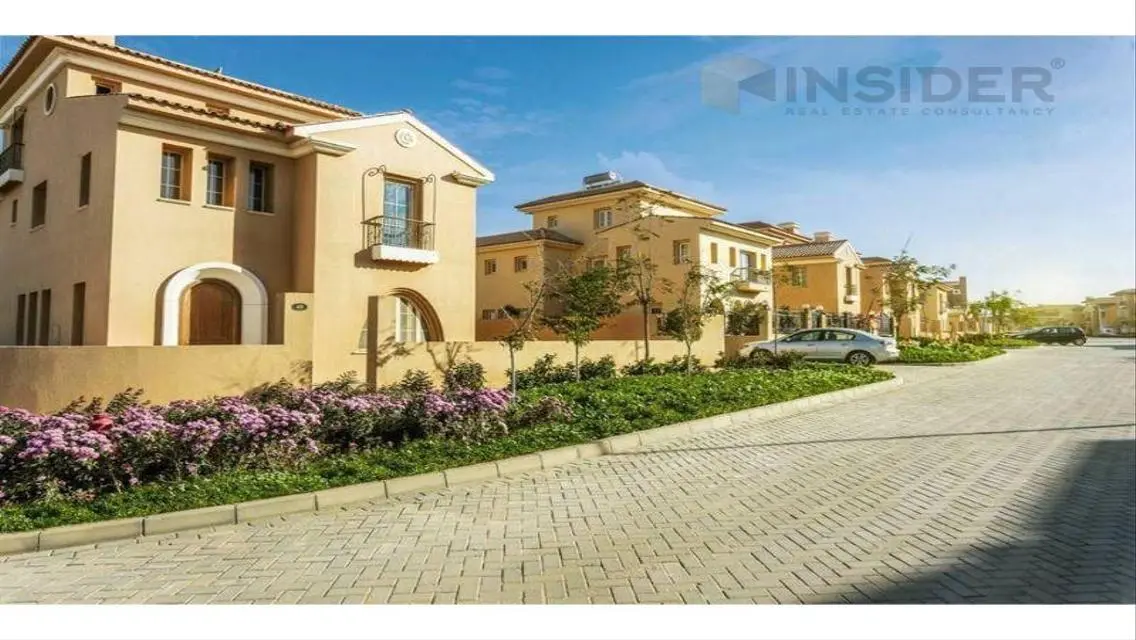 Luxury Villa for Sale in a Prime Location - 375 sqm
