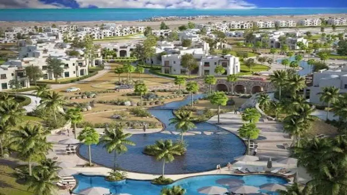 فيلات فاخرة مع حديقة خاصة وشقق حراسة