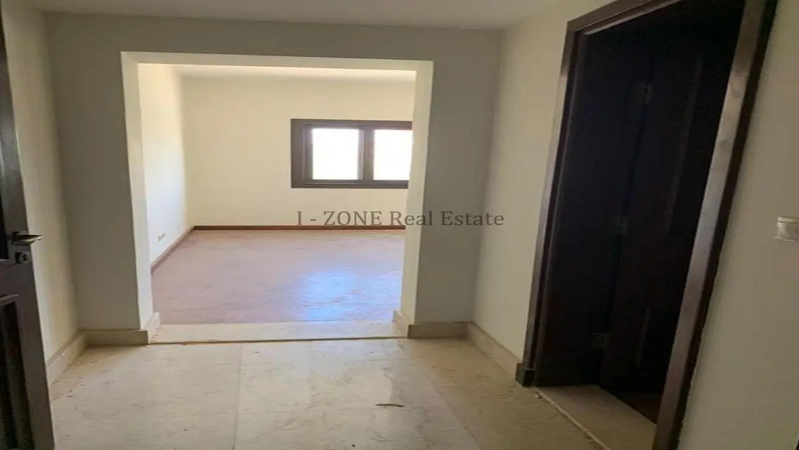Luxury Apartment for Sale in I-Zone - 356 Square Meters