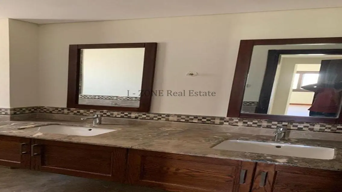 Luxury Apartment for Sale in I-Zone - 356 Square Meters