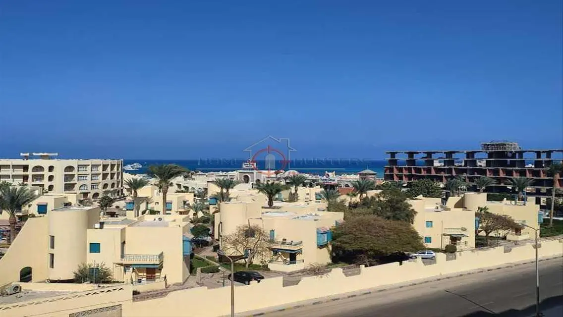 شقة مميزة للبيع بجوار البحيرات