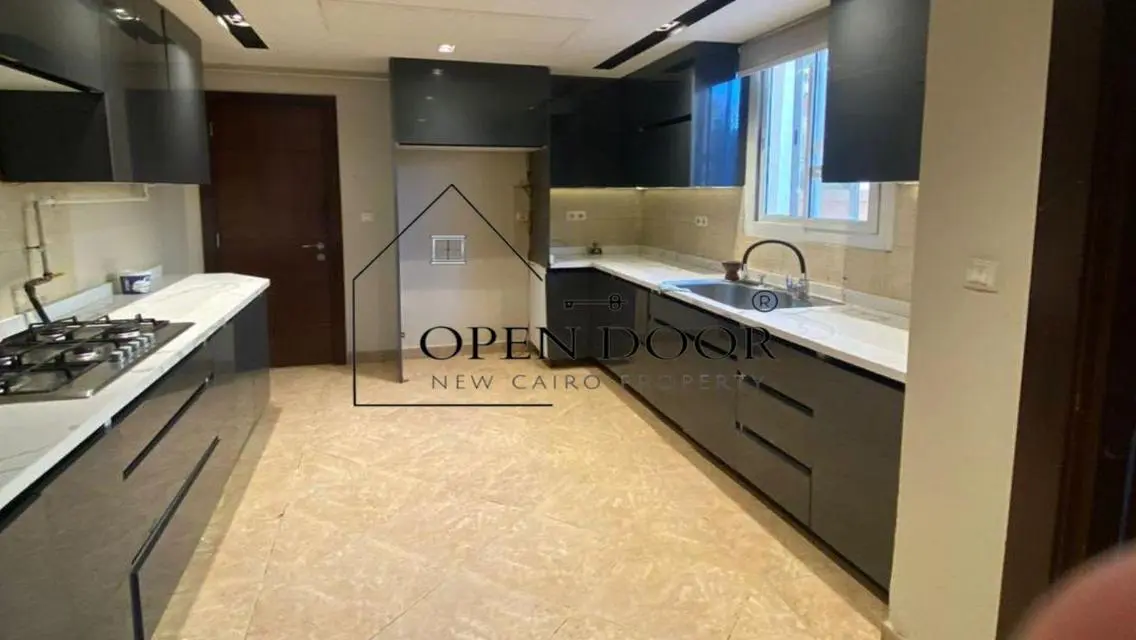 Stunning 7-Room Apartment in the Heart of the City