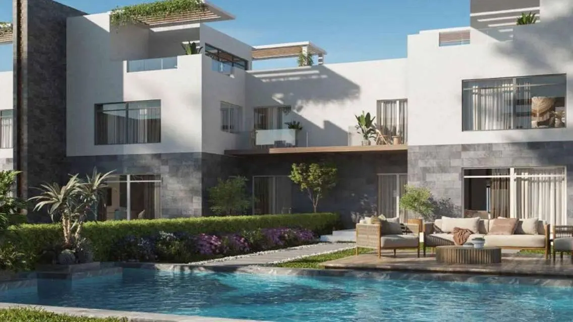 Luxurious 186 sqm Apartment overlooking Lake with Shared Pool