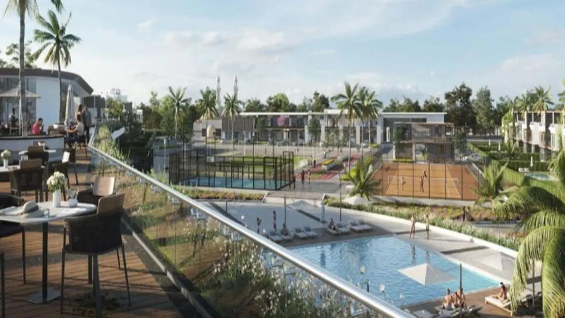 Luxurious 186 sqm Apartment overlooking Lake with Shared Pool