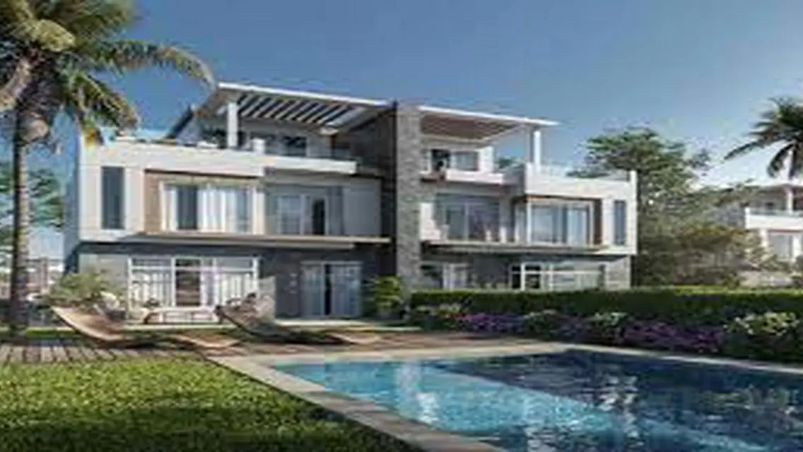 Luxurious 186 sqm Apartment overlooking Lake with Shared Pool