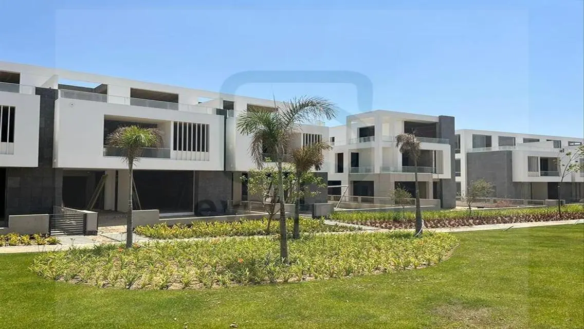 فيلا فاخرة بمساحة شاسعة مع مسبح خاص وحديقة خاصة