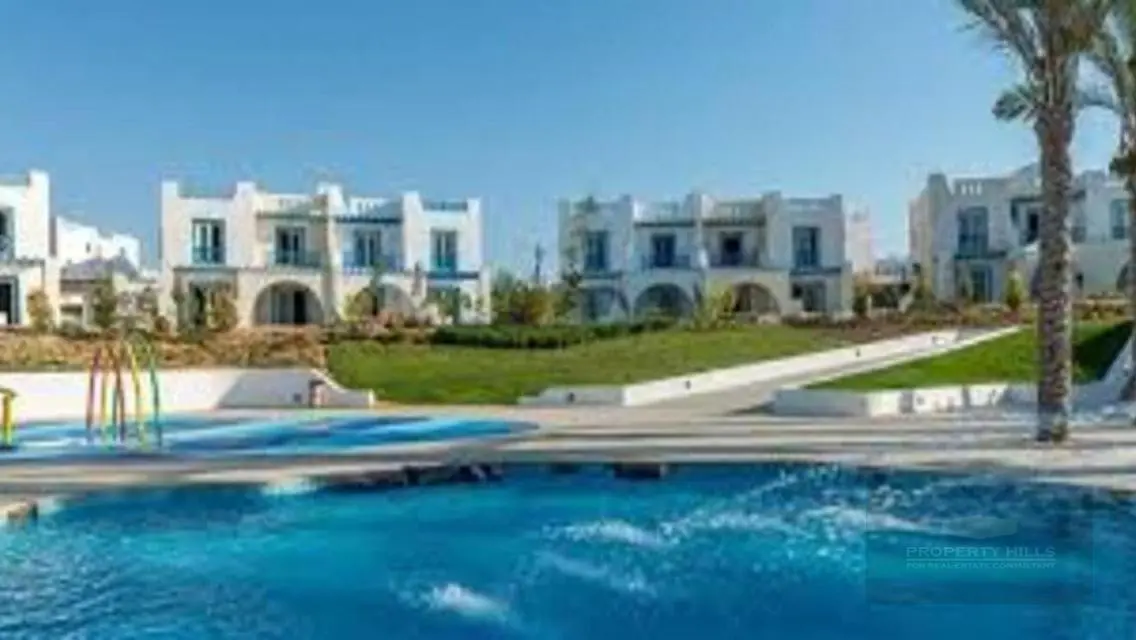 Luxury Villa with Balcony and Private Garden on Spacious Property