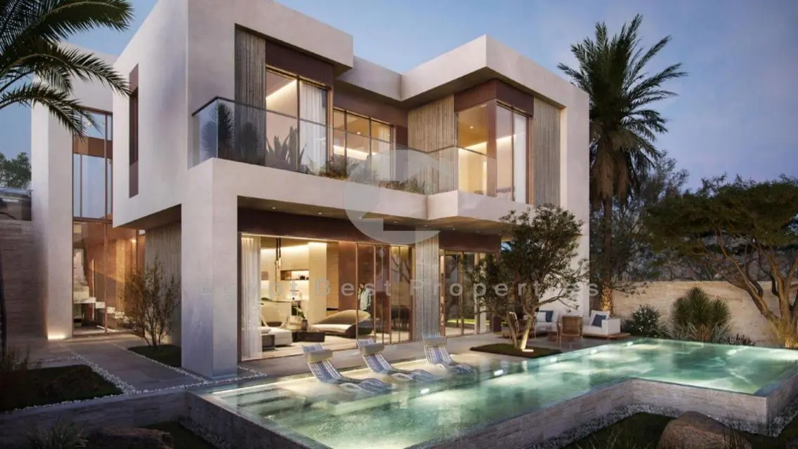 Luxury Villa with Private Garden and Pool in the Heart of the City