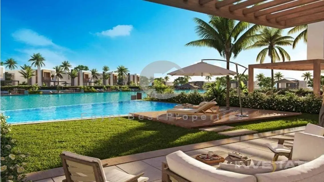 Luxury Villa with Private Garden and Pool