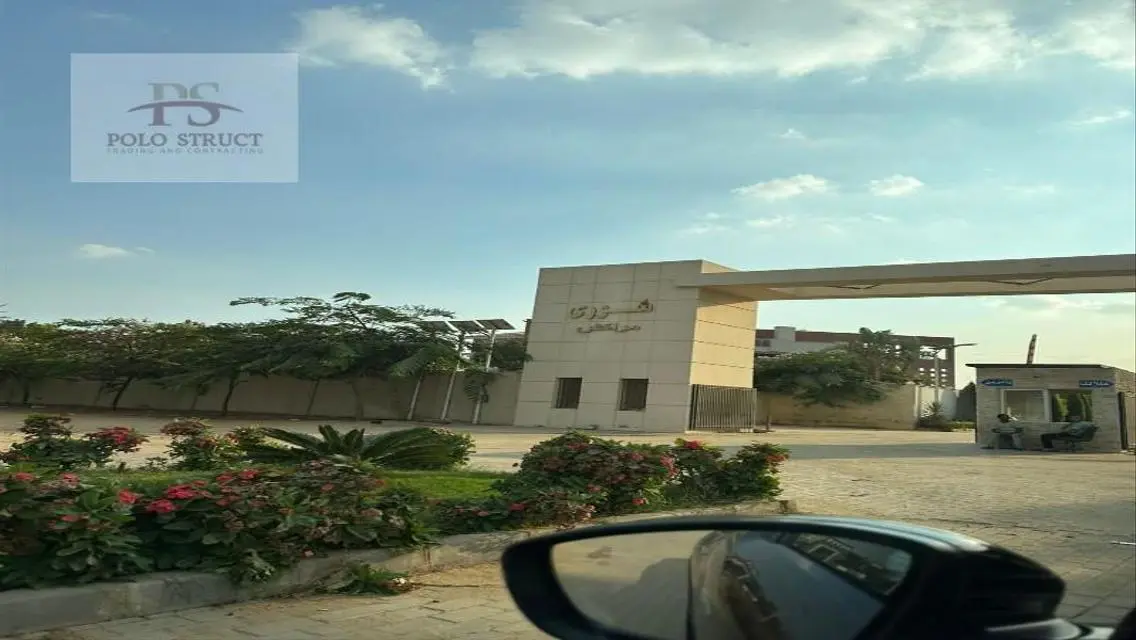 فيلا فاخرة بمساحة واسعة وإطلالة مميزة على البحيرات