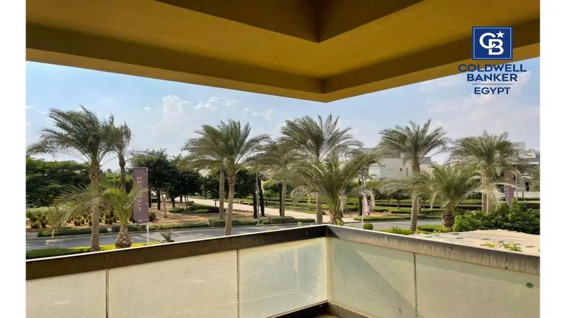 فيلا فاخرة مع مسبح وحديقة خاصة