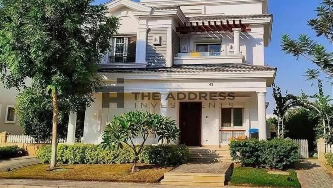 Luxury Villa with Private Garden and Pool for Sale