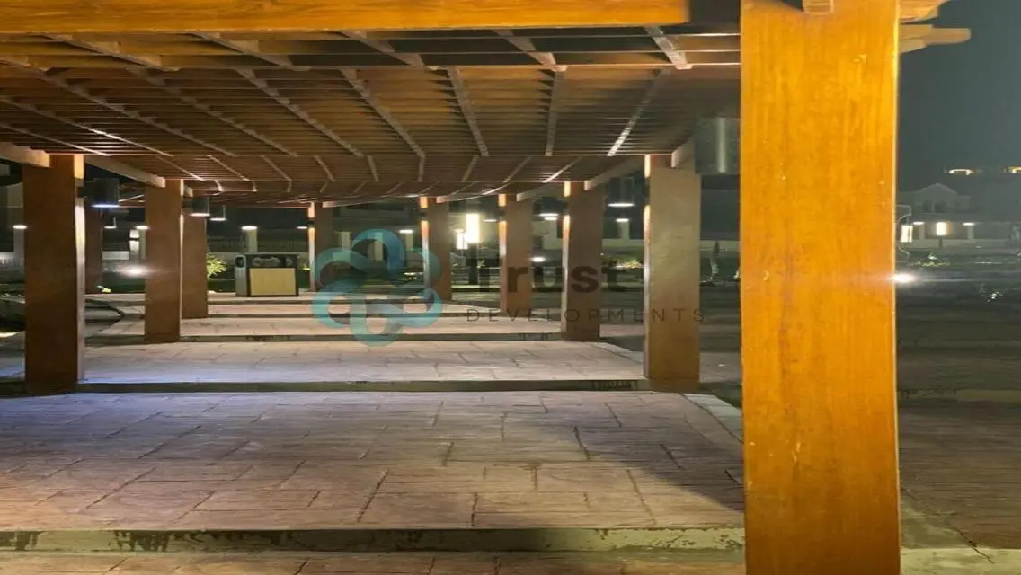 فيلا فاخرة للبيع بمساحة شاسعة