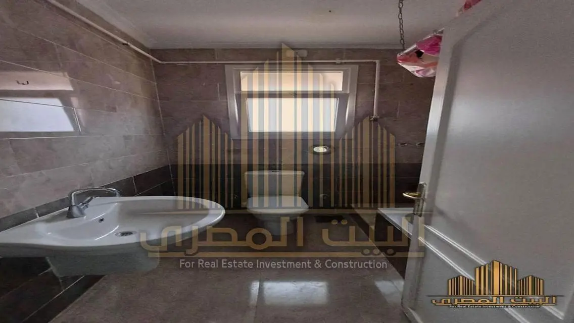 شقة فاخرة 3 غرف نوم بمساحة كبيرة وإطلالة رائعة