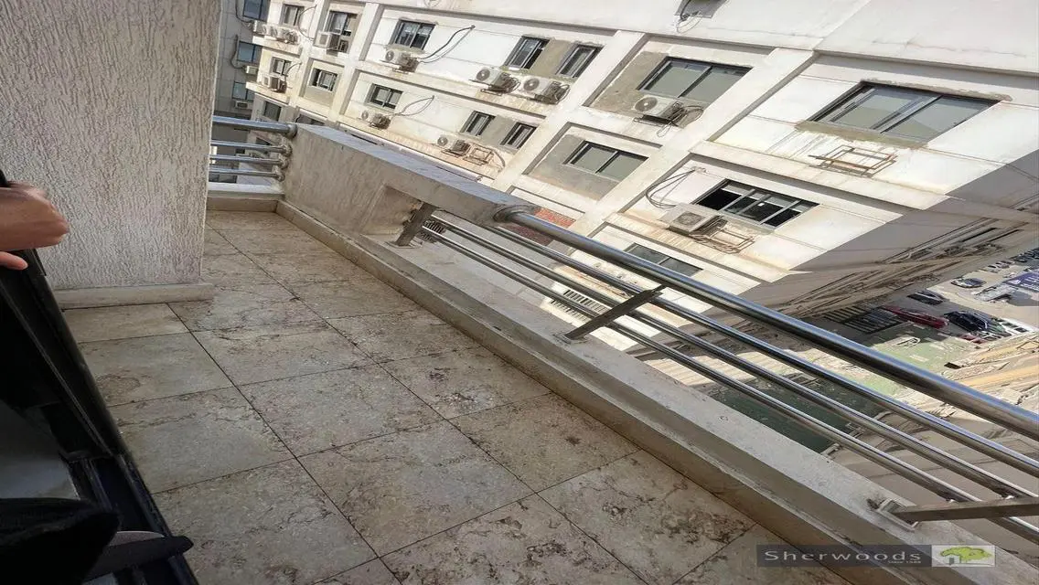Amazing Apartment with 3 Bedrooms and Study in the City Center