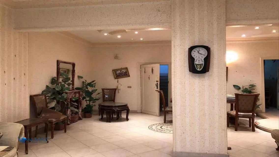 شقة رائعة بمساحة 350 متر² للإيجار