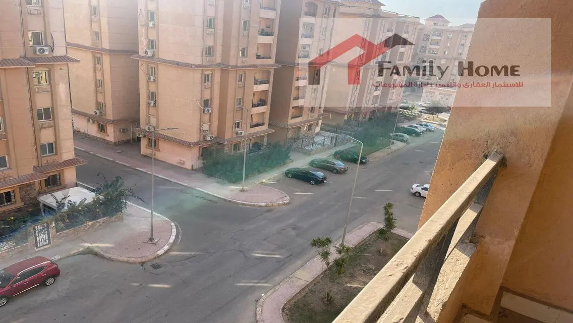 شقة فاخرة مع شرفة ومرافق رائعة