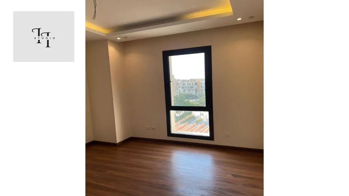 Luxury Apartment with 330 sqm, Balcony, and Shared Pool