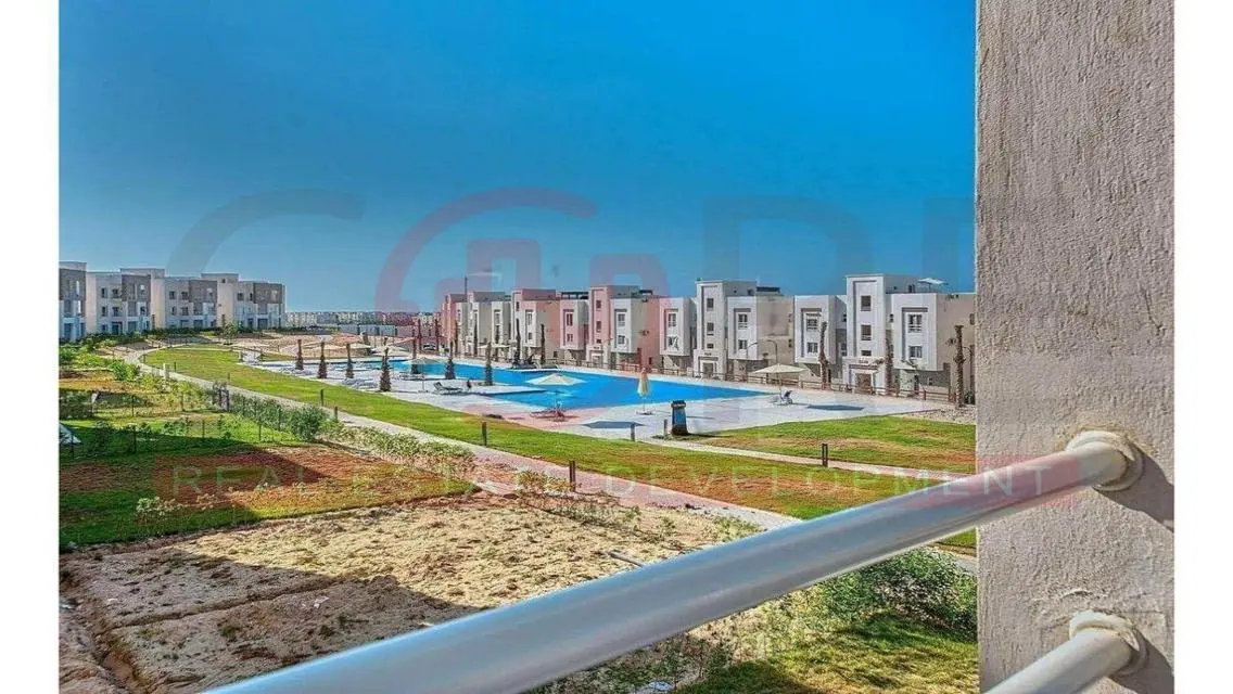 شقة فاخرة للبيع بإطلالة رائعة على البحيرات