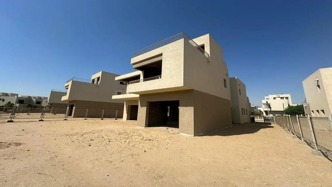 عقار فاخر مزود بمرافق متكاملة للبيع