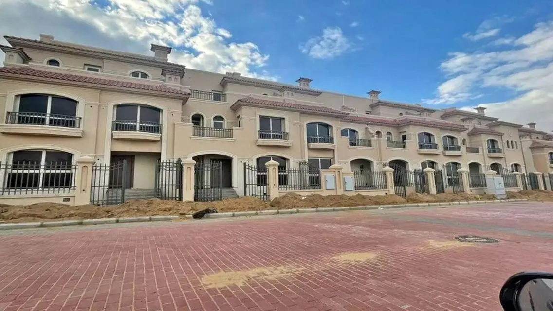 Luxury Villa for Sale in La Vista City 5