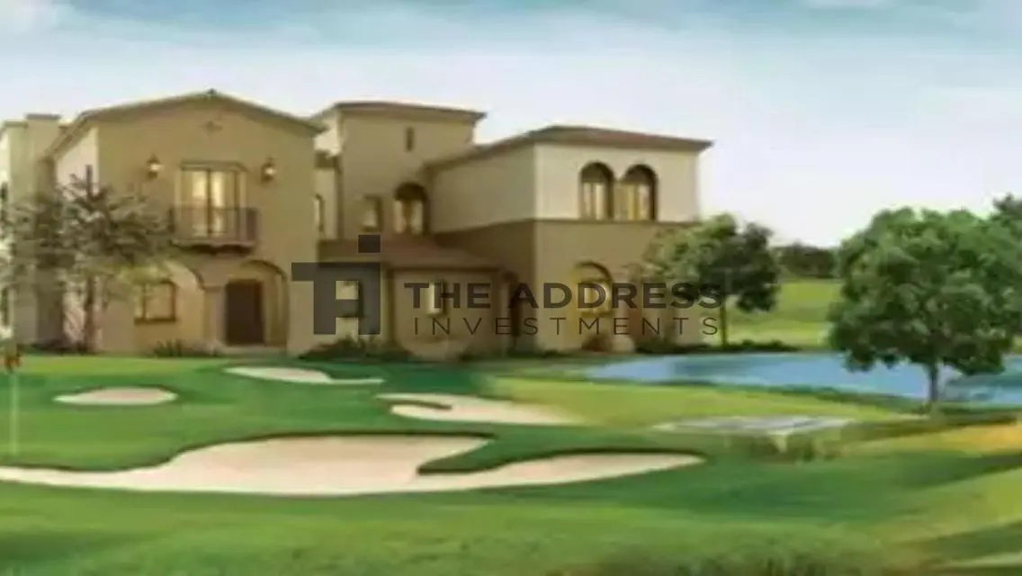 Luxurious Villa with Private Garden and Pool in Prime Location