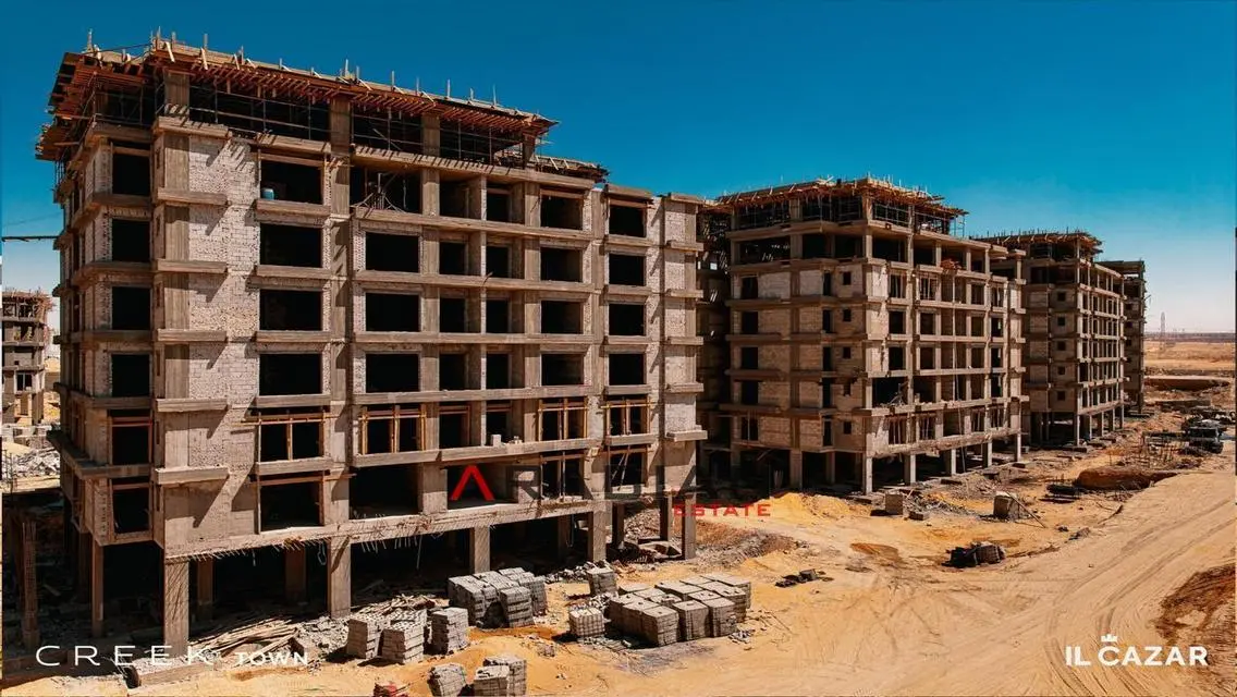 شقة رائعة مطلة على بحيرات للبيع
