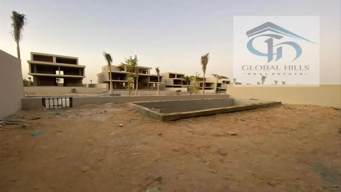منزل مستقل للبيع في Lake View بمساحة 500 متر