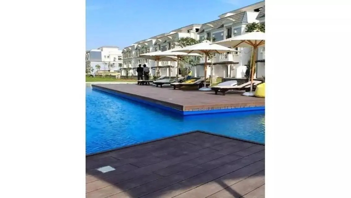 Luxury Apartment in Kingsway with Stunning Mountain View
